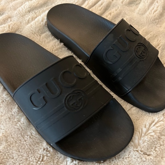 GUCCI black slip on sandals size 10 - Picture 2 of 2